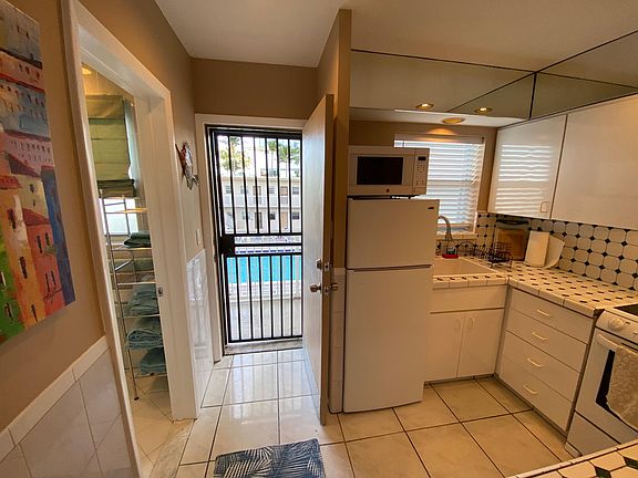 2nd image of 19051 Collins Ave APT E223