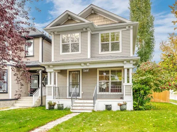 144 Prestwick Ave S, Calgary, AB T2Z 3S6