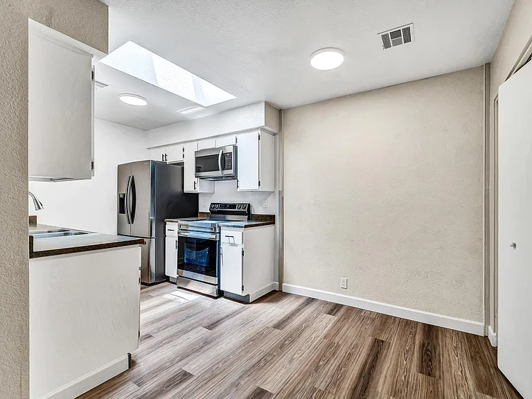 317 W Hononegh Dr #7 — Photo 13