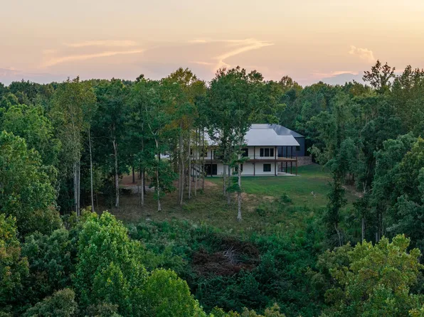 202 Ravenridge Rd, Summertown, TN 38483