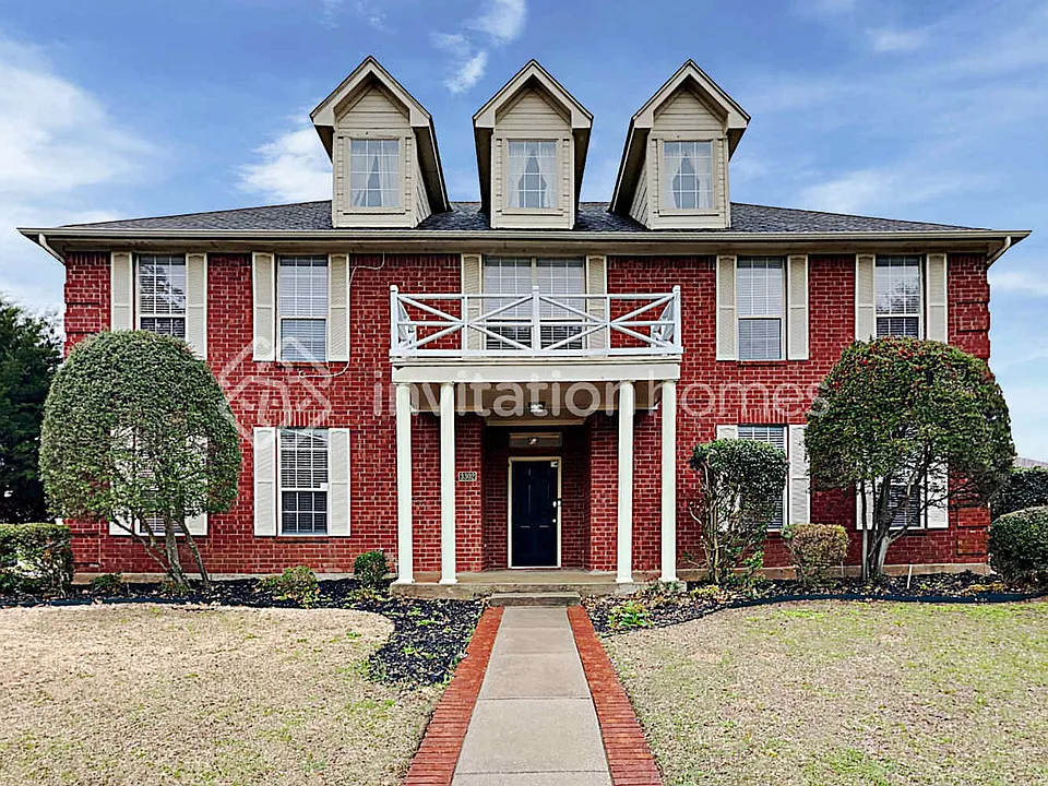 3302 Hunter Cove Dr