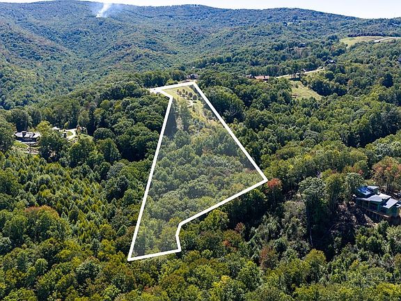3rd image of 1125 High Valley Overlook