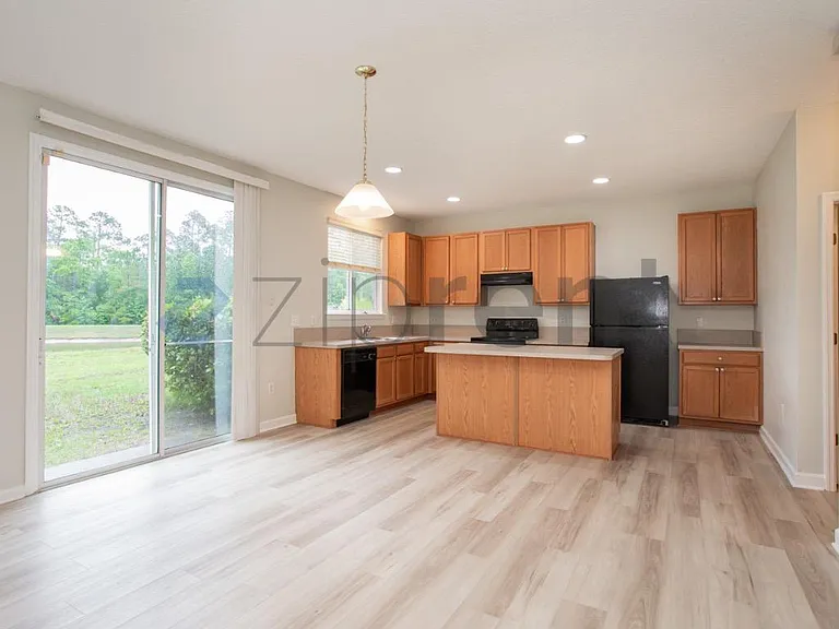 76195 Deerwood Dr — Photo 11