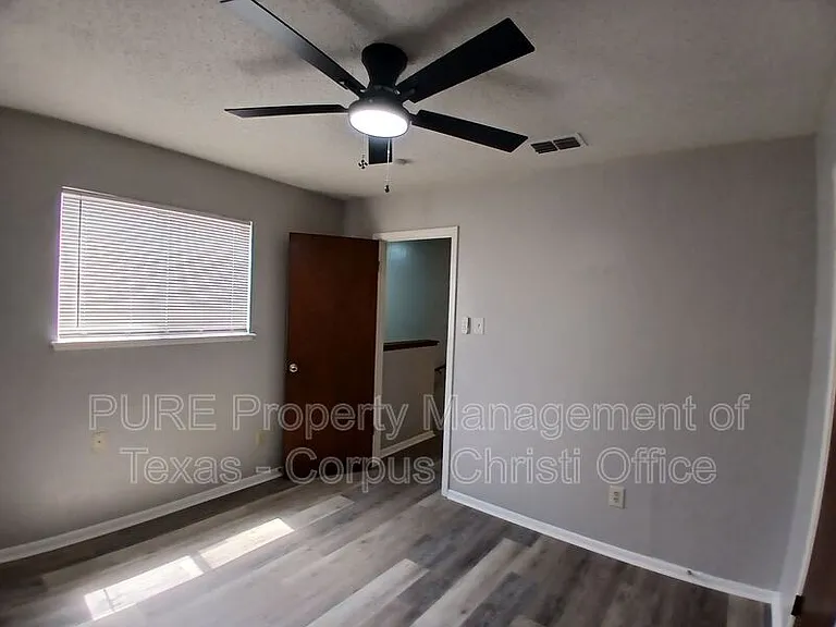 5001 Middlecoff Rd #1A — Photo 26