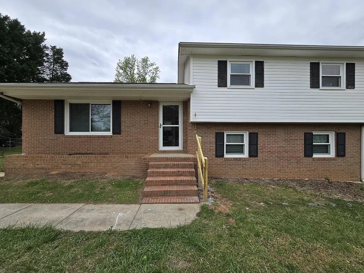 Building Photo - 1708 Caro Mar Pl NW