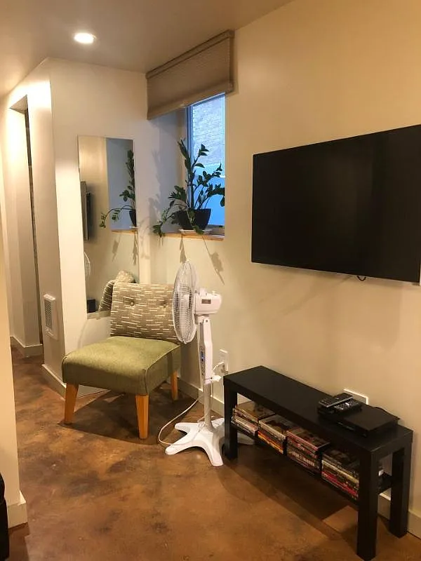 Studio, 450 sqft, $1,100 — Photo 4