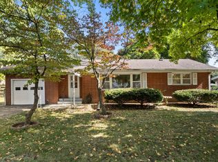 1906 McDonald Dr, Champaign, IL 61821