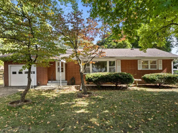 1906 McDonald Dr, Champaign, IL 61821