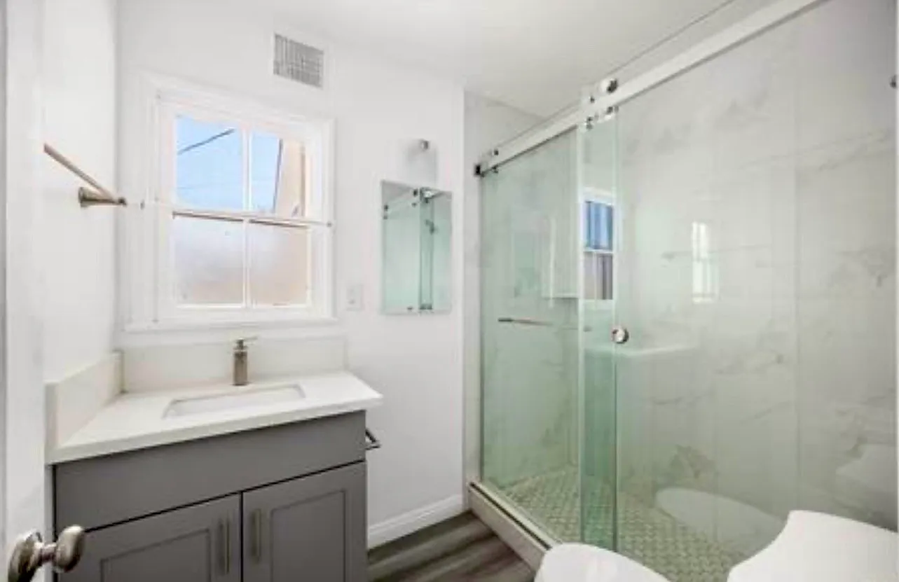 2 bed, 1000 sqft, $2,795 — Photo 3
