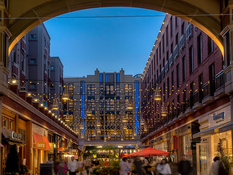 Discover the charm of urban living with suburban comfort
it's all here in the heart of Bethesda