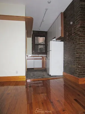 Rented by City Connections Realty | media 4