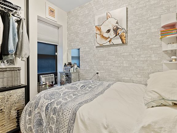 3rd image of 233 Elizabeth St #1A