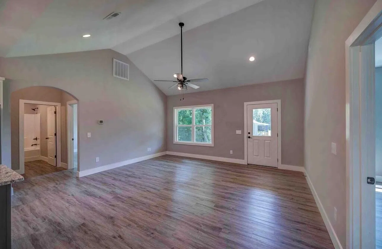 3 bed, 1344 sqft, $2,300 — Photo 4