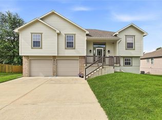 2513 NE Old Paint Rd, Lees Summit, MO 64086