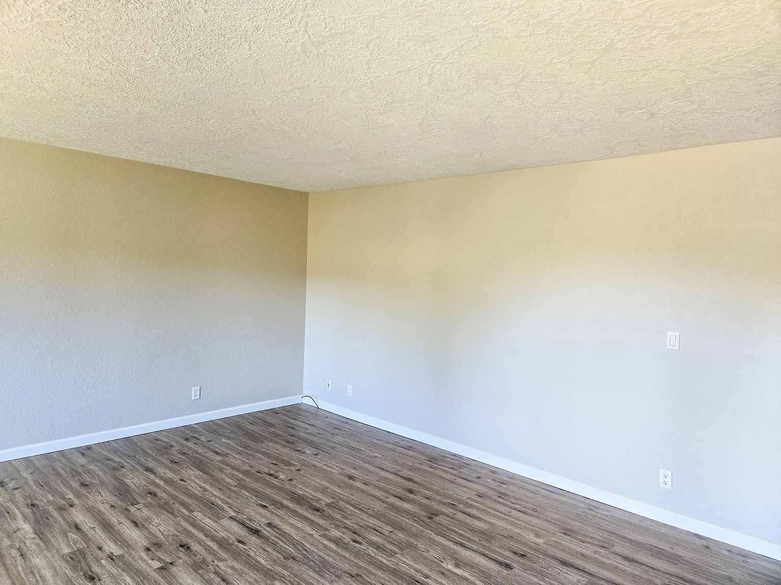 3 bed, 1400 sqft, $2,350 — Photo 4