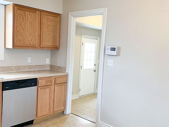 5th image of 1504 Hale Dr