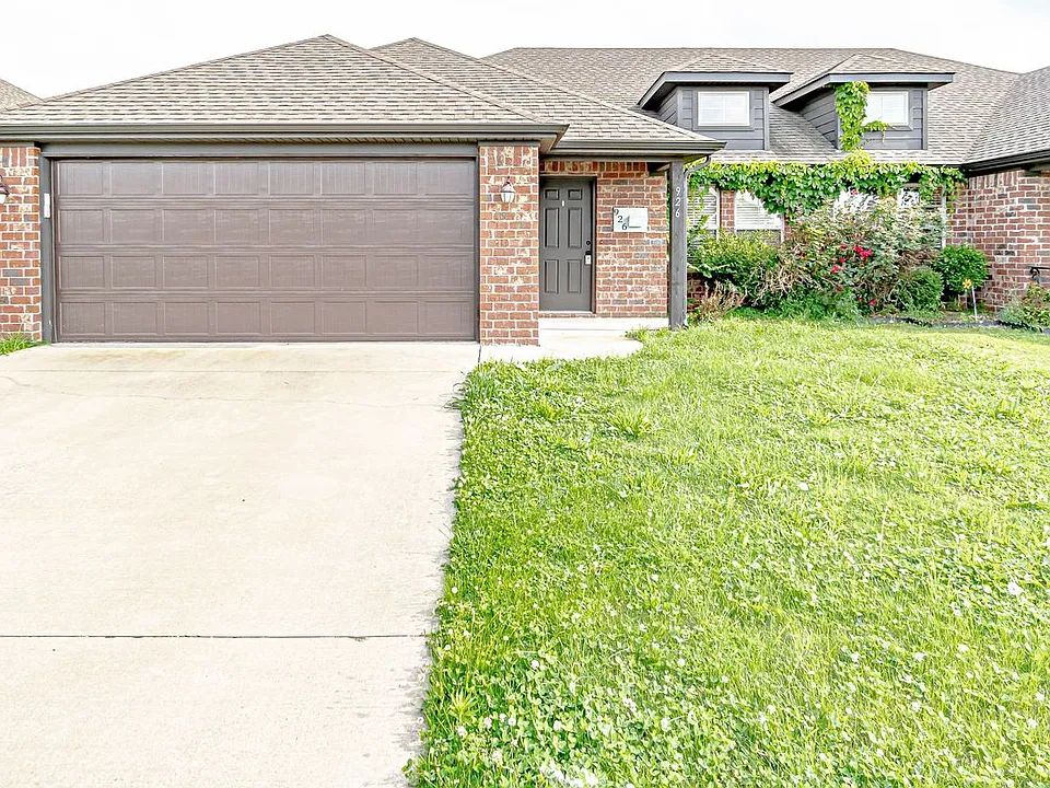 926 Kensington Dr