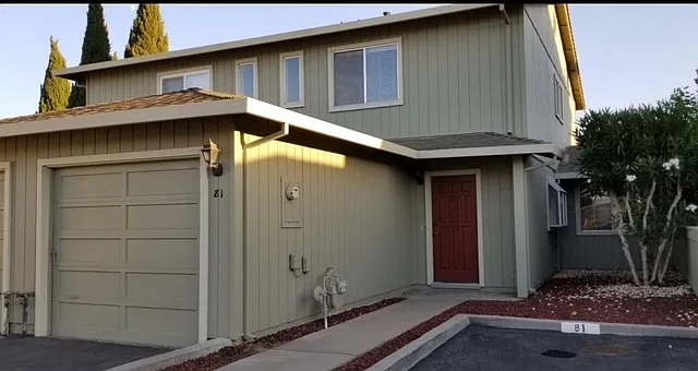 81 Knight Ln — Photo 1
