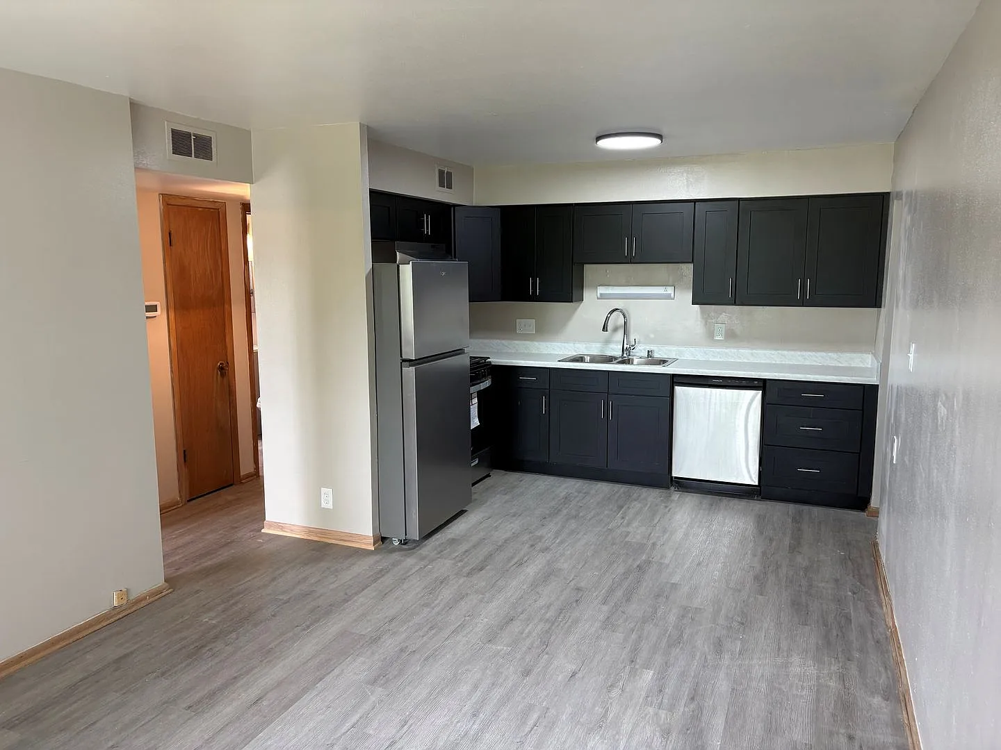 959 8th Avenue — Photo 3