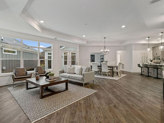 4th image of 3602 Rose Ln