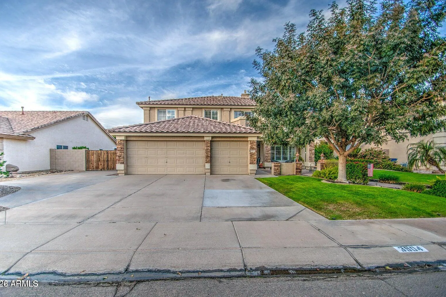 5 bed, 3.0 bath, 3305 sqft, $4,500 — Photo 3
