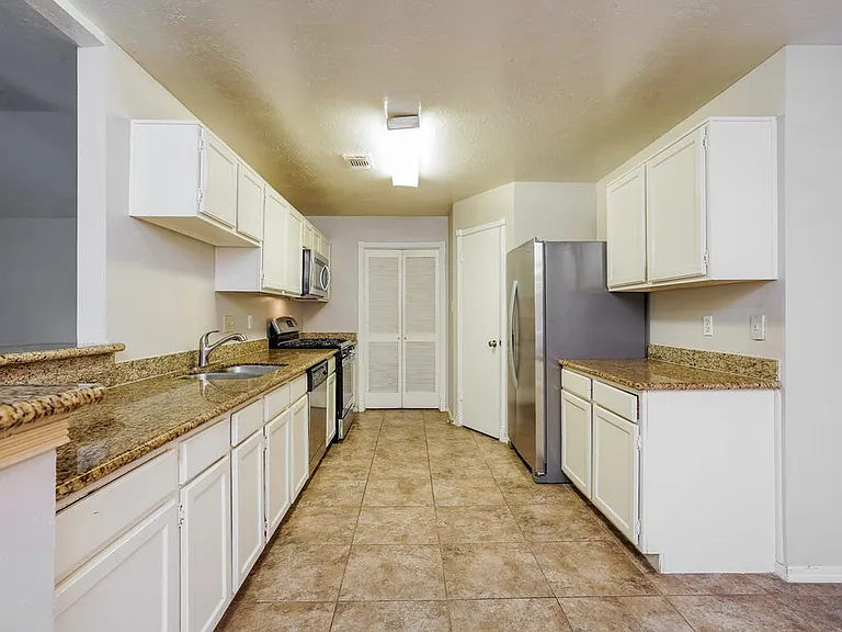 16746 Summer Dawn Ln — Photo 8