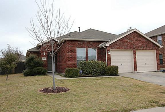 2nd image of 226 Aspenwood Trl