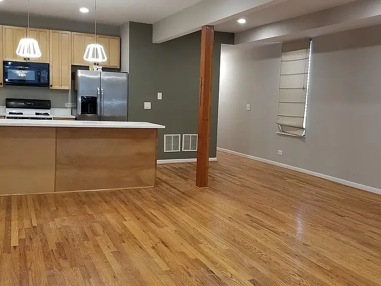 2119 W Melrose St #1 — Photo 6