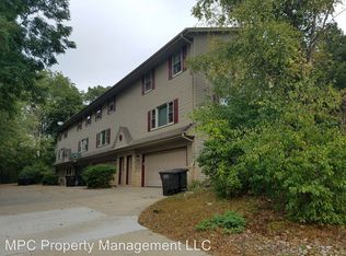 404 Racine St APT C, Waterford, WI 53185