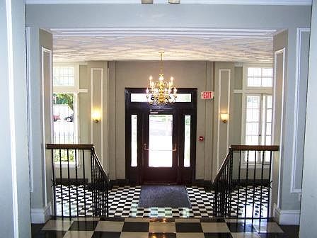 4th image of 4535 Lindell Blvd #24799