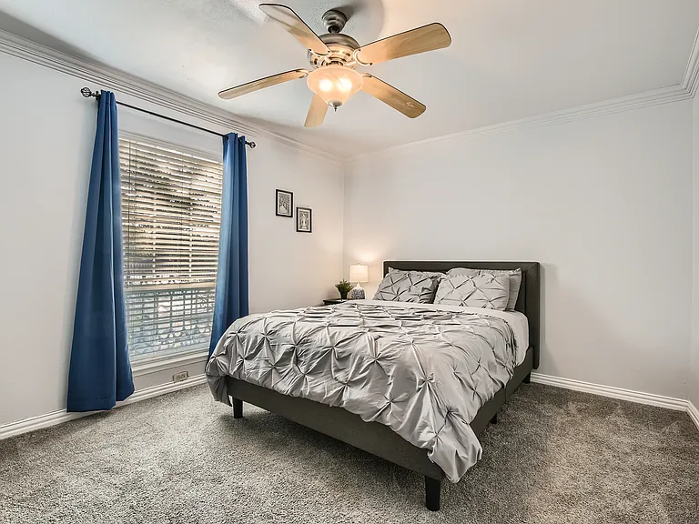 5226 Fleetwood Oaks Ave — Photo 8