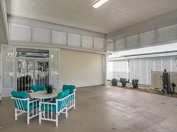 5th image of 212 Coach Club Dr