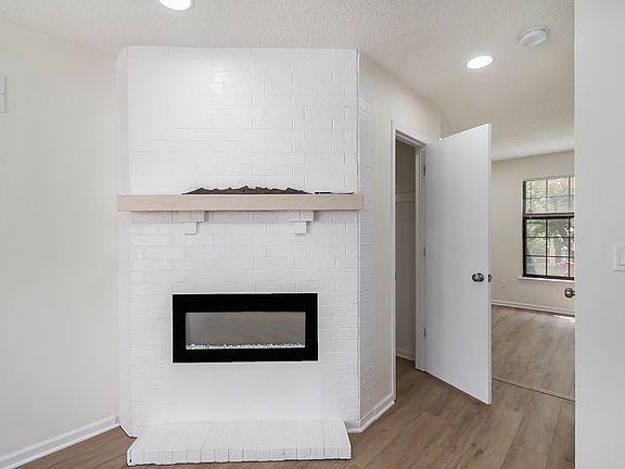 5th image of 1711 SW Parkridge Dr
