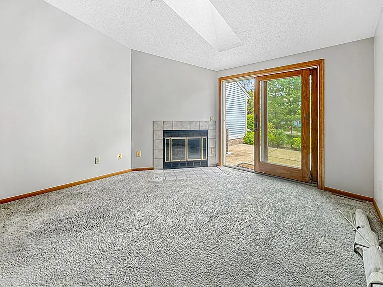 5308 Highpointe Dr — Photo 16