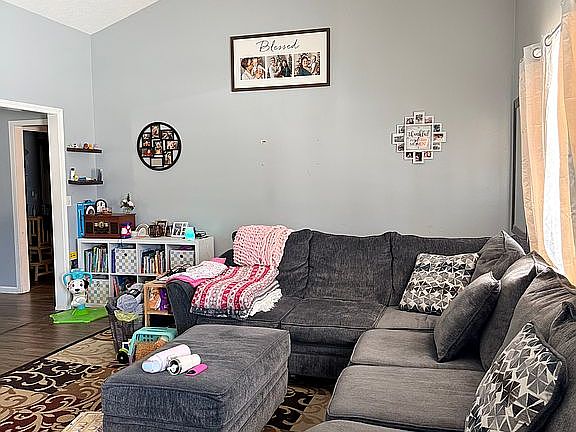 3rd image of 2473 N Terry Rd