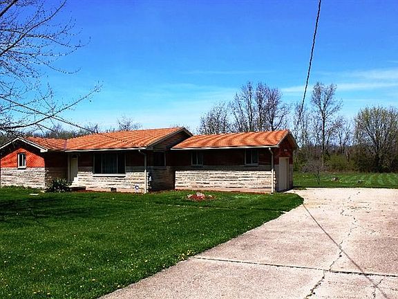 2nd image of 210 Turner Dr