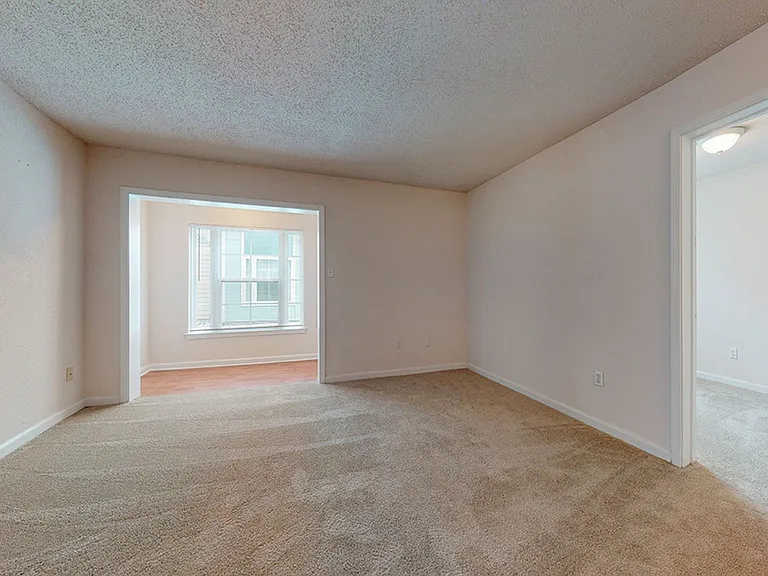 2416 Pasadena Ave — Photo 3