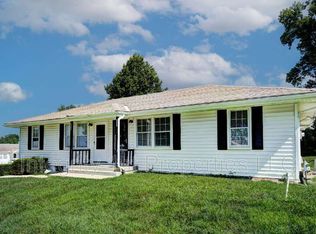 9002 Bayless Rd, Pleasant Valley, MO 64068