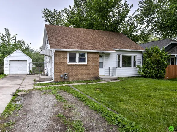 610 S 48th St, Lincoln, NE 68510