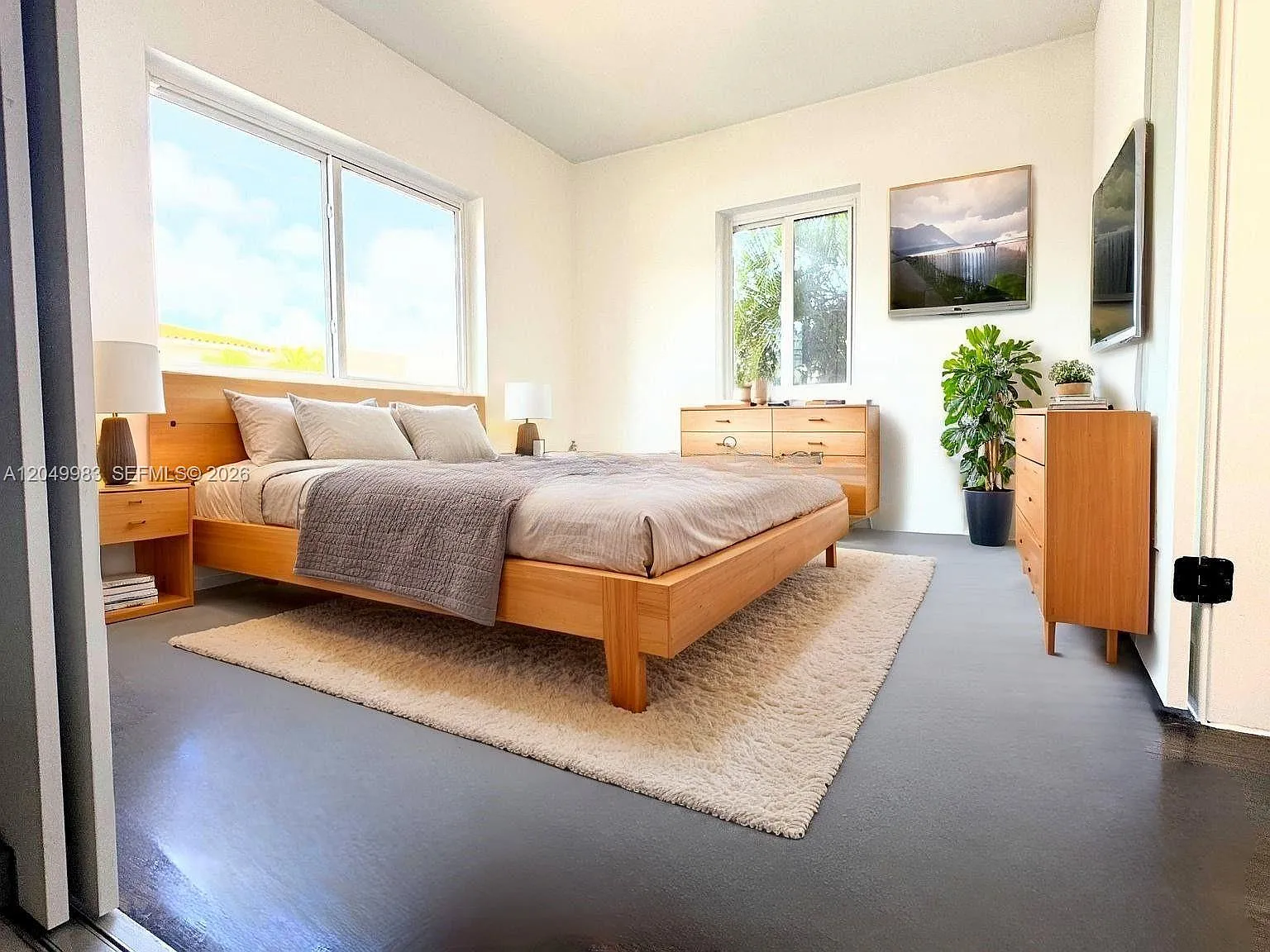 Ben-Mol Condo — Photo 1