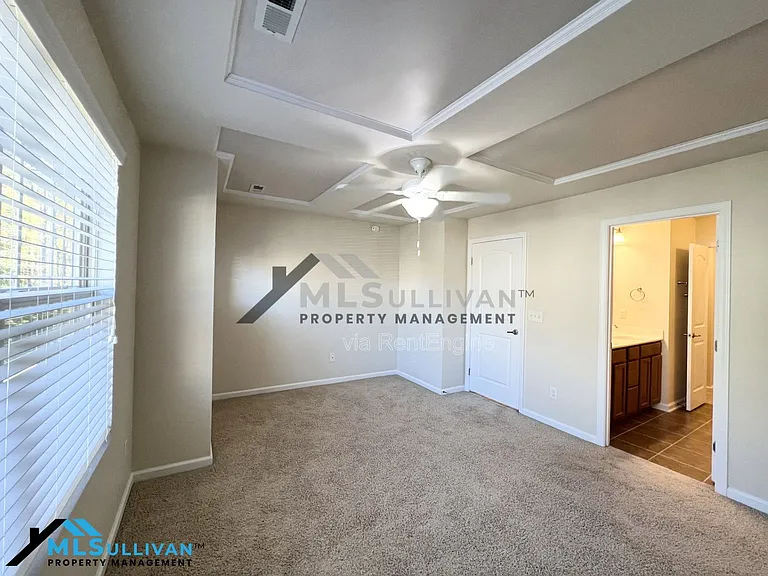 28 Sangre De Cristo Dr — Photo 11