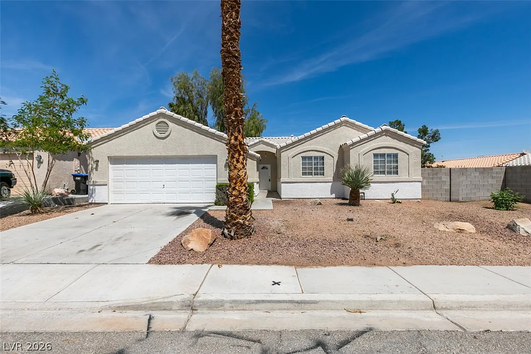 4 bed, 2.0 bath, 1619 sqft, $2,095 — Photo 1
