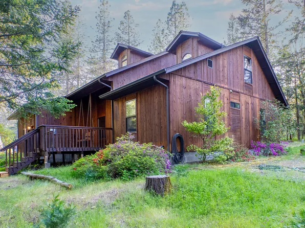 209 College Dr, Grants Pass, OR 97527