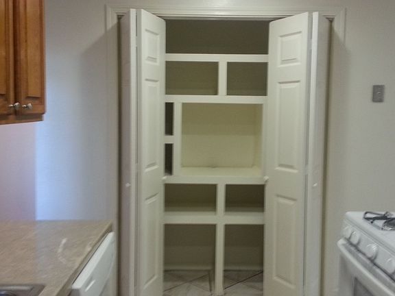 Kitchen pantry