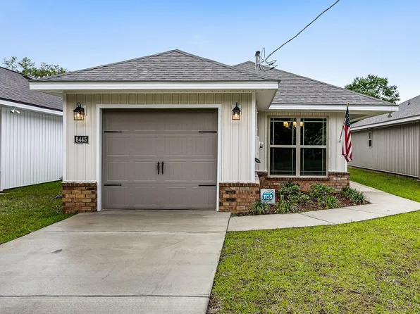 92 E Larkspur Ave, Defuniak Springs, FL 32433