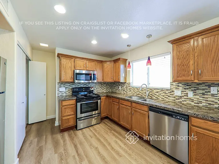 1516 E Kristal Way — Photo 8