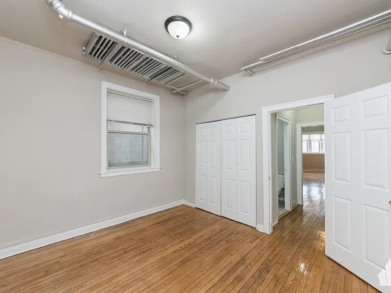 4255 W Addison St #3 — Photo 9