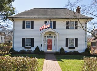 390 Washington Ave, Pelham, NY 10803