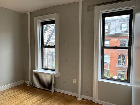 Rented by Salon Realty Corp | media 11