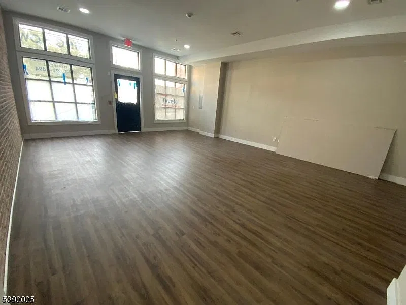 Studio, $2,200 — Photo 4
